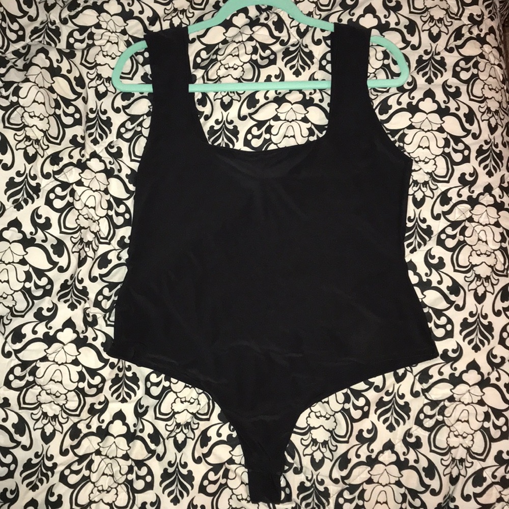 Prettylittlething Black Square Neck Bodysuit